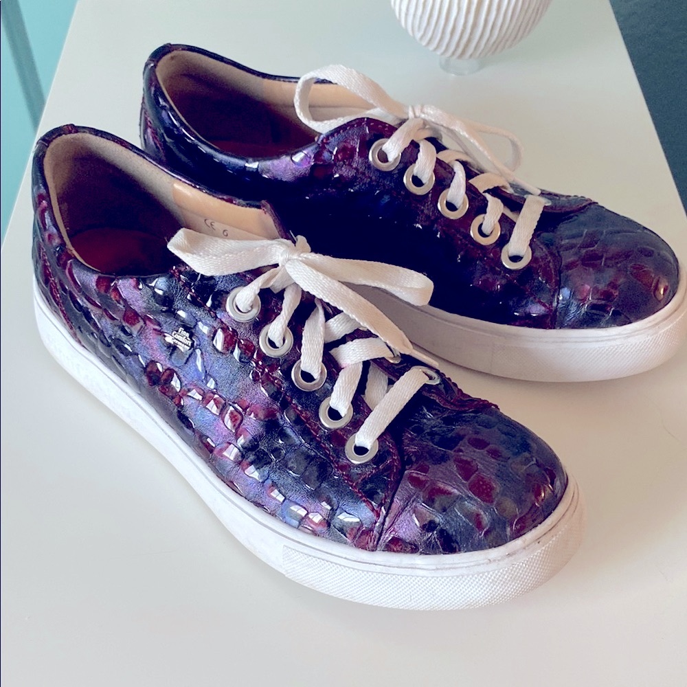 Finn Comfort Women's Purple Burgundy Croc-Embossed Leather Sneakers